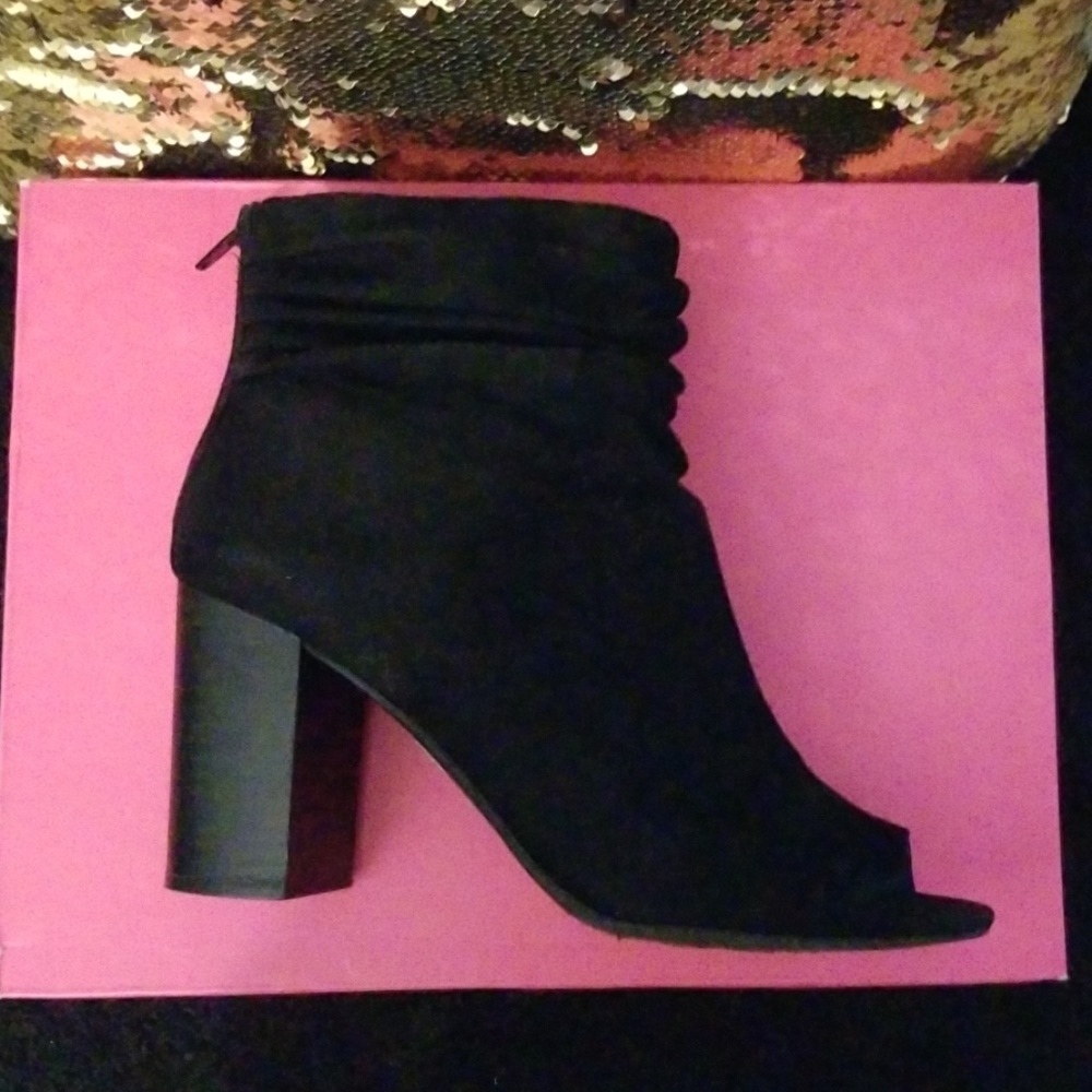 Booties - Picture 4 of 4